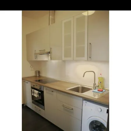 Urban, 2 Bedroom, Six Min Tram Charles Bridge * Prag